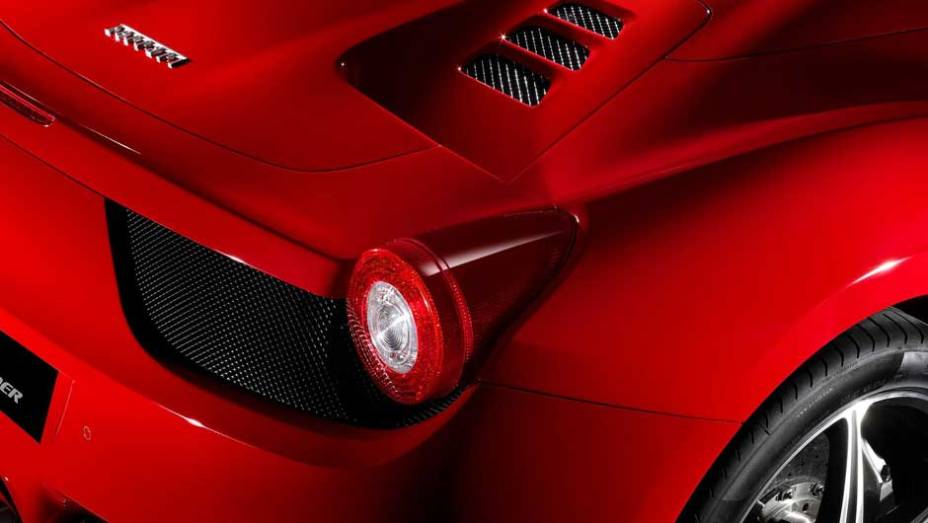 Modelo estará exposto no Salão de Frankfurt | <a href="https://quatrorodas.abril.com.br/noticias/ferrari-revela-detalhes-458-italia-spider-299554_p.shtml" rel="migration">Leia mais</a>