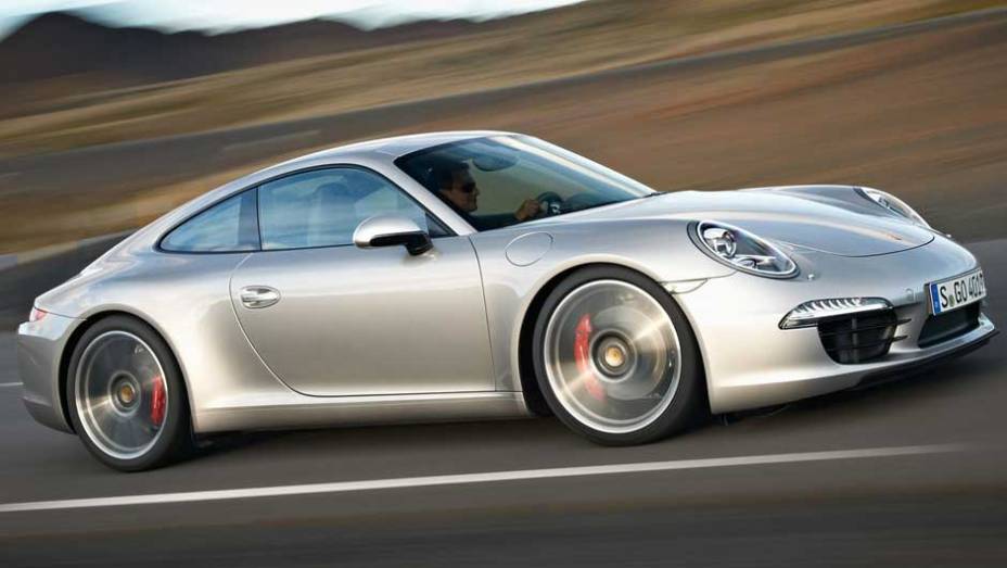 As rodas são de 20 polegadas | <a href="https://quatrorodas.abril.com.br/carros/lancamentos/porsche-911-carrera-carrera-s-2012-637431.shtml" rel="migration">Leia mais</a>