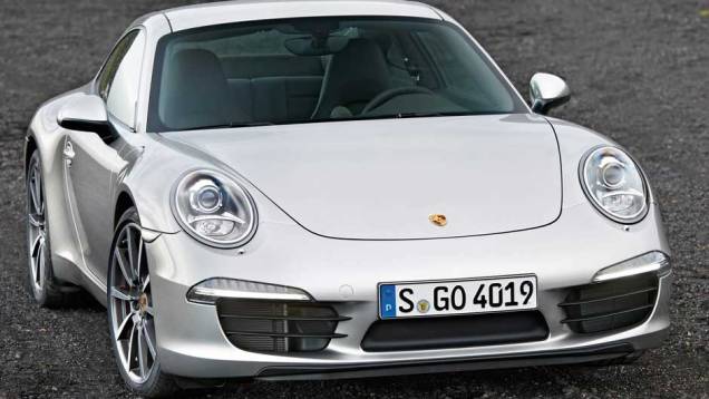 Propulsor do Carrera S é o 3.8 de 400 cv | <a href="https://quatrorodas.abril.com.br/carros/lancamentos/porsche-911-carrera-carrera-s-2012-637431.shtml" rel="migration">Leia mais</a> Propulsor do Carrera S é o 3.8 de 400 cv | <a href="https://quatrorodas.abril.com.br/carros/lancamentos/porsche-911-carrera-carrera-s-2012-637431.shtml" rel="migration">Leia mais</a>