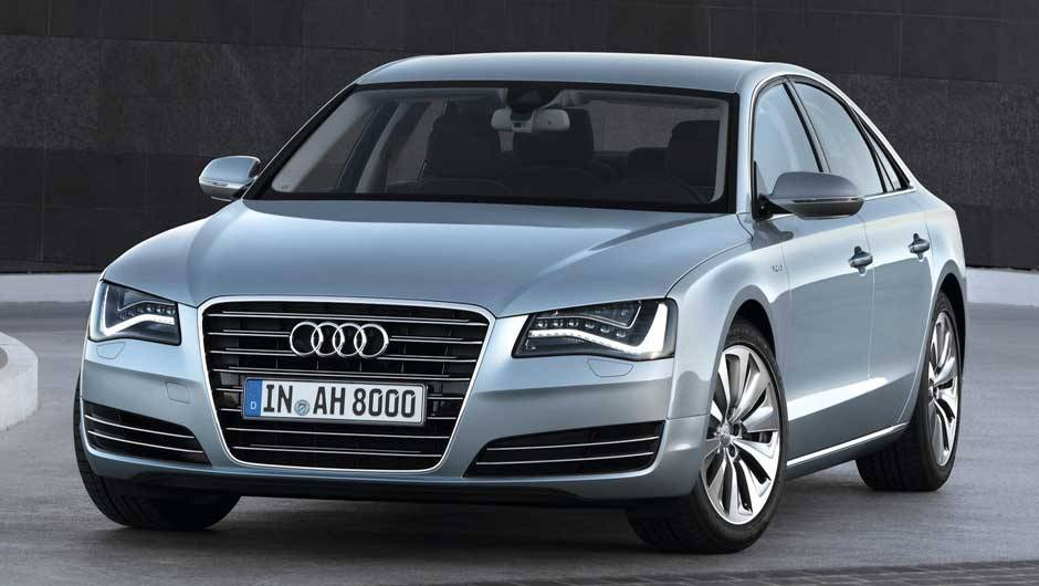 Vers&atilde;o de produ&ccedil;&atilde;o do sed&atilde; h&iacute;brido &eacute; revelada e chega em 2012 | <a href="https://quatrorodas.abril.com.br/carros/lancamentos/audi-a8-hybrid-637518.shtml" rel="migration">Leia mais</a>