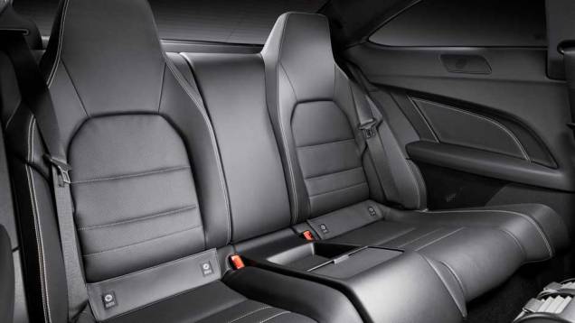 Motorista e passageiros desfrutam de uma generosa lista de equipamentos | <a href="https://quatrorodas.abril.com.br/noticias/mercedes-c-180-coupe-chega-ao-brasil-299670_p.shtml" rel="migration">Leia mais</a> Motorista e passageiros desfrutam de uma generosa lista de equipamentos | <a href="https://quatrorodas.abril.com.br/noticias/mercedes-c-180-coupe-chega-ao-brasil-299670_p.shtml" rel="migration">Leia mais</a>