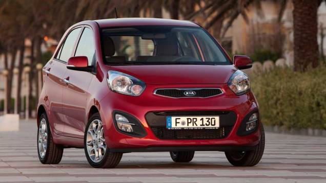 Dimensões compactas facilitam a condução na cidade. <a href="https://quatrorodas.abril.com.br/carros/lancamentos/kia-picanto-637897.shtml" rel="migration">Leia mais</a>