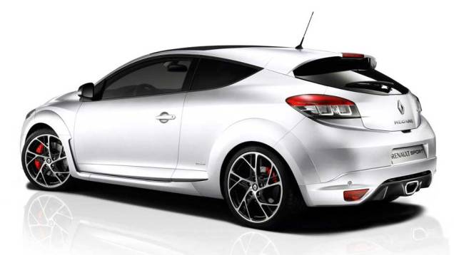 Por fora, todas as unidades da versão possuem pintura perolizada branca e acabamento em preto | <a href="https://quatrorodas.abril.com.br/noticias/renault-apresenta-megane-r-s-250-monaco-gp-300252_p.shtml" rel="migration">Leia mais</a> Por fora, todas as unidades da versão possuem pintura perolizada branca e acabamento em preto | <a href="https://quatrorodas.abril.com.br/noticias/renault-apresenta-megane-r-s-250-monaco-gp-300252_p.shtml" rel="migration">Leia mais</a>