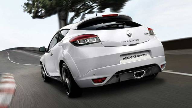 Modelo faz parte da divisão esportiva Renault Sports | <a href="https://quatrorodas.abril.com.br/noticias/renault-apresenta-megane-r-s-250-monaco-gp-300252_p.shtml" rel="migration">Leia mais</a>