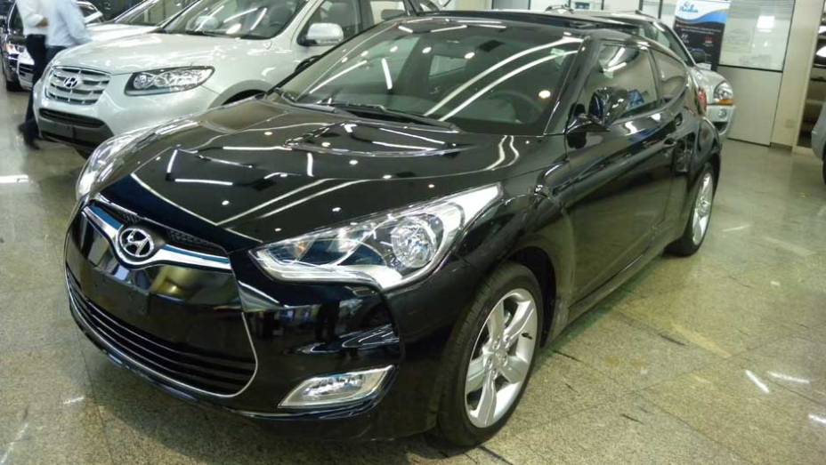 Hyundai Veloster | <a href="https://quatrorodas.abril.com.br/noticias/veloster-elantra-ja-estao-venda-concessionarias-hyundai-303518_p.shtml" rel="migration">Leia mais</a>