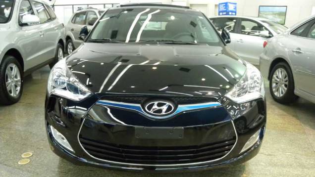 Hyundai Veloster | <a href="https://quatrorodas.abril.com.br/noticias/veloster-elantra-ja-estao-venda-concessionarias-hyundai-303518_p.shtml" rel="migration">Leia mais</a> Hyundai Veloster | <a href="https://quatrorodas.abril.com.br/noticias/veloster-elantra-ja-estao-venda-concessionarias-hyundai-303518_p.shtml" rel="migration">Leia mais</a>