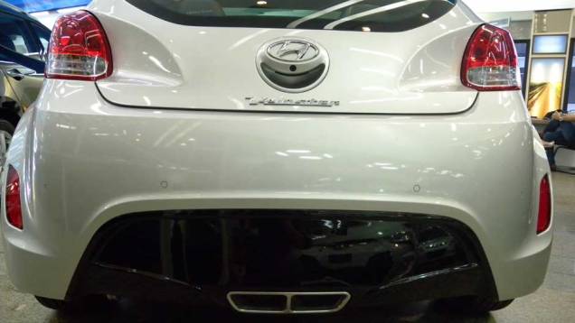 Hyundai Veloster | <a href="https://quatrorodas.abril.com.br/noticias/veloster-elantra-ja-estao-venda-concessionarias-hyundai-303518_p.shtml" rel="migration">Leia mais</a> Hyundai Veloster | <a href="https://quatrorodas.abril.com.br/noticias/veloster-elantra-ja-estao-venda-concessionarias-hyundai-303518_p.shtml" rel="migration">Leia mais</a>
