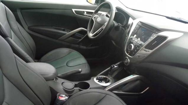 Hyundai Veloster | <a href="https://quatrorodas.abril.com.br/noticias/veloster-elantra-ja-estao-venda-concessionarias-hyundai-303518_p.shtml" rel="migration">Leia mais</a> Hyundai Veloster | <a href="https://quatrorodas.abril.com.br/noticias/veloster-elantra-ja-estao-venda-concessionarias-hyundai-303518_p.shtml" rel="migration">Leia mais</a>