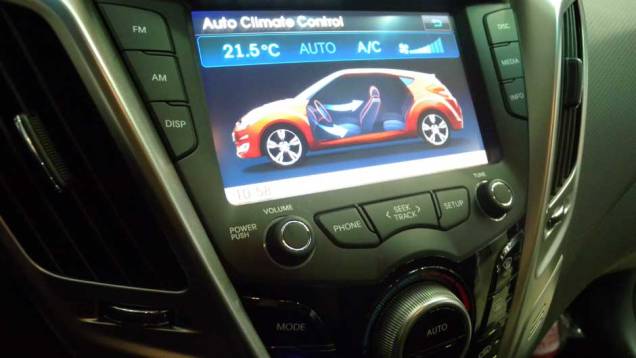 Hyundai Veloster | <a href="https://quatrorodas.abril.com.br/noticias/veloster-elantra-ja-estao-venda-concessionarias-hyundai-303518_p.shtml" rel="migration">Leia mais</a> Hyundai Veloster | <a href="https://quatrorodas.abril.com.br/noticias/veloster-elantra-ja-estao-venda-concessionarias-hyundai-303518_p.shtml" rel="migration">Leia mais</a>