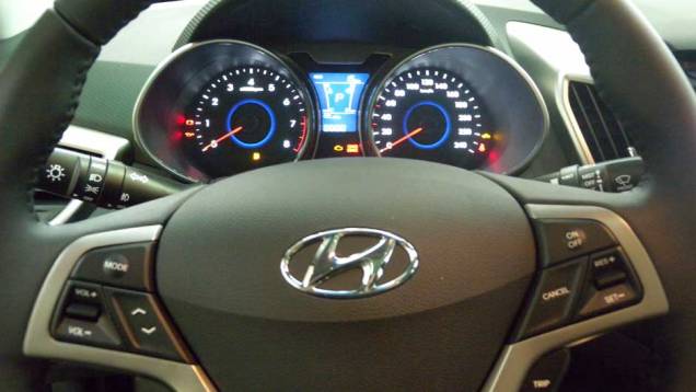 Hyundai Veloster | <a href="https://quatrorodas.abril.com.br/noticias/veloster-elantra-ja-estao-venda-concessionarias-hyundai-303518_p.shtml" rel="migration">Leia mais</a> Hyundai Veloster | <a href="https://quatrorodas.abril.com.br/noticias/veloster-elantra-ja-estao-venda-concessionarias-hyundai-303518_p.shtml" rel="migration">Leia mais</a>