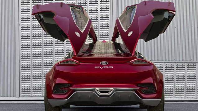 Abertura das portas do tipo asa de gaivota também é destaque | <a href="https://quatrorodas.abril.com.br/noticias/ford-mostra-cupe-esportivo-evos-300581_p.shtml" rel="migration">Leia mais</a> Abertura das portas do tipo asa de gaivota também é destaque | <a href="https://quatrorodas.abril.com.br/noticias/ford-mostra-cupe-esportivo-evos-300581_p.shtml" rel="migration">Leia mais</a>