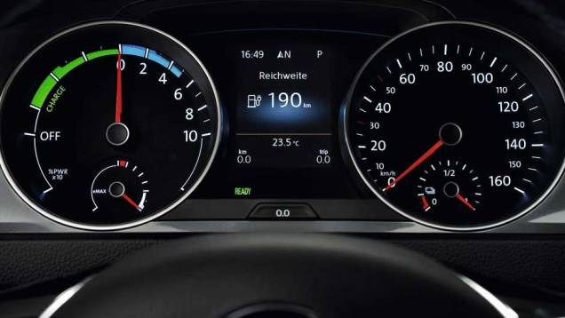 ... com exceção do painel, cujo conta-giros também indica quando a bateria está sendo carregada | <a href="https://quatrorodas.abril.com.br/saloes/frankfurt/2013/volkswagen-e-golf-e-up-752904.shtml" rel="migration">Leia mais</a> ... com exceção do painel, cujo conta-giros também indica quando a bateria está sendo carregada | <a href="https://quatrorodas.abril.com.br/saloes/frankfurt/2013/volkswagen-e-golf-e-up-752904.shtml" rel="migration">Leia mais</a>