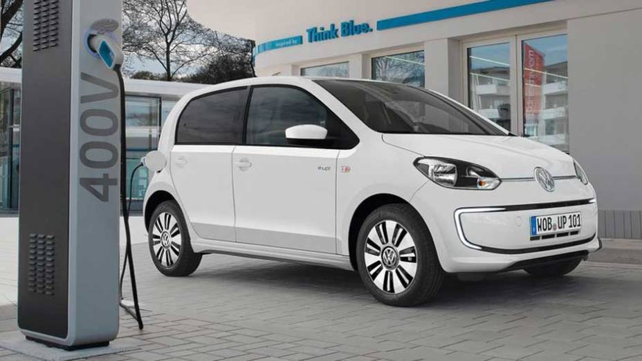 No caso do e-Up, o motor elétrico de 82 cv oferece torque instantâneo de 21,4 mkgf | <a href="https://quatrorodas.abril.com.br/saloes/frankfurt/2013/volkswagen-e-golf-e-up-752904.shtml" rel="migration">Leia mais</a>