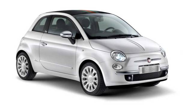 Modelo é fruto de parceria entre Fiat e uma das grifes de roupas mais conhecidas do mundo | <a href="https://quatrorodas.abril.com.br/salao-do-automovel/2012/carros/500-704044.shtml" rel="migration">Leia mais</a>