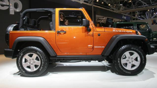 Jeep Wrangler | <a href="https://quatrorodas.abril.com.br/reportagens/salao/jeep-wrangler-2012-artic-640115.shtml" target="_blank" rel="migration">Leia mais</a>