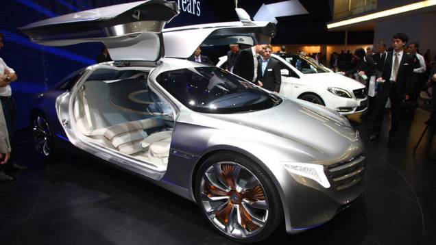 Mercedes-Benz F125 Concept | <a href="https://quatrorodas.abril.com.br/reportagens/salao/mercedes-benz-f125-concept-640068.shtml" target="_blank" rel="migration">Leia mais</a>