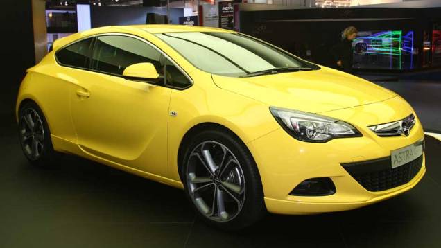 Opel Astra GTC | <a href="https://quatrorodas.abril.com.br/reportagens/salao/opel-astra-gtc-639850.shtml" target="_blank" rel="migration">Leia mais</a>