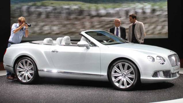 Bentley Continental GTC | <a href="https://quatrorodas.abril.com.br/reportagens/salao/bentley-continental-gtc-639788.shtml" target="_blank" rel="migration">Leia mais</a>