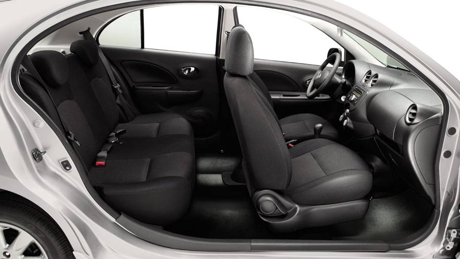 Modelo possui, por ora, motor 1.0 16V de 74 cv de pot&ecirc;ncia <a href="https://quatrorodas.abril.com.br/carros/lancamentos/nissan-march-640874.shtml" rel="migration">Leia mais</a>
