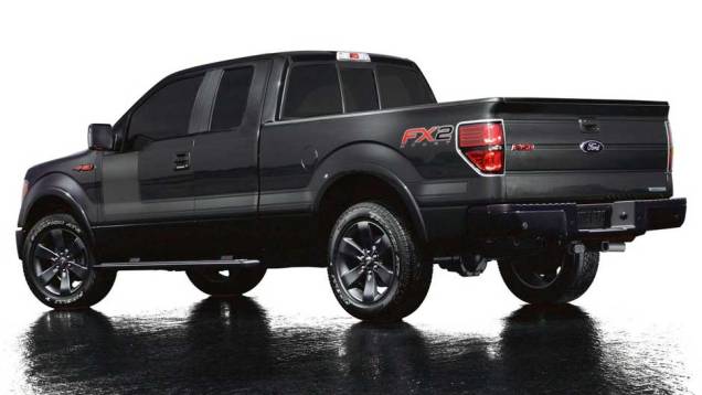 Na versão FX há um novo pacote que incrementa a aparência da picape | <a href="https://quatrorodas.abril.com.br/noticias/nova-linha-ford-f-150-ganha-camera-dianteira-303573_p.shtml" rel="migration">Leia mais</a> Na versão FX há um novo pacote que incrementa a aparência da picape | <a href="https://quatrorodas.abril.com.br/noticias/nova-linha-ford-f-150-ganha-camera-dianteira-303573_p.shtml" rel="migration">Leia mais</a>