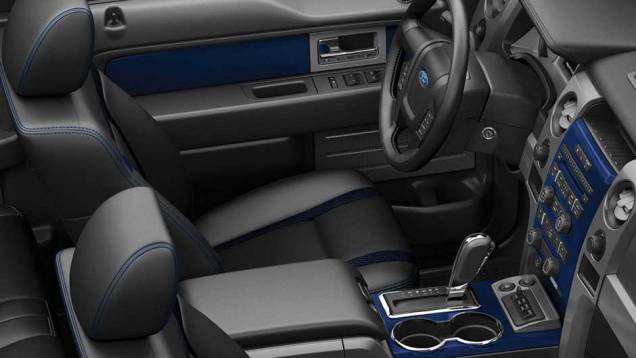 Modelo possui transmissão automática | <a href="https://quatrorodas.abril.com.br/noticias/nova-linha-ford-f-150-ganha-camera-dianteira-303573_p.shtml" rel="migration">Leia mais</a> Modelo possui transmissão automática | <a href="https://quatrorodas.abril.com.br/noticias/nova-linha-ford-f-150-ganha-camera-dianteira-303573_p.shtml" rel="migration">Leia mais</a>