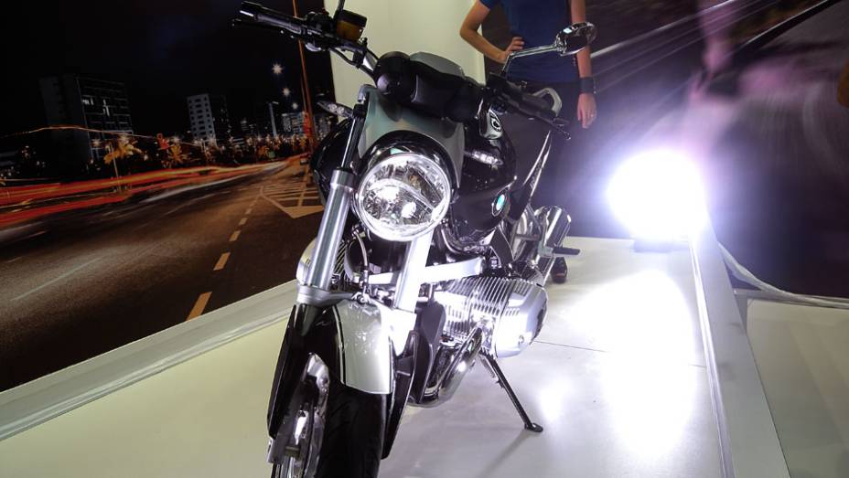 Moto terá preço de R$ 61.500 | <a href="https://quatrorodas.abril.com.br/moto/noticias/bmw-apresenta-roadster-r-1200-r-classic-642061.shtml" rel="migration">Leia mais</a>