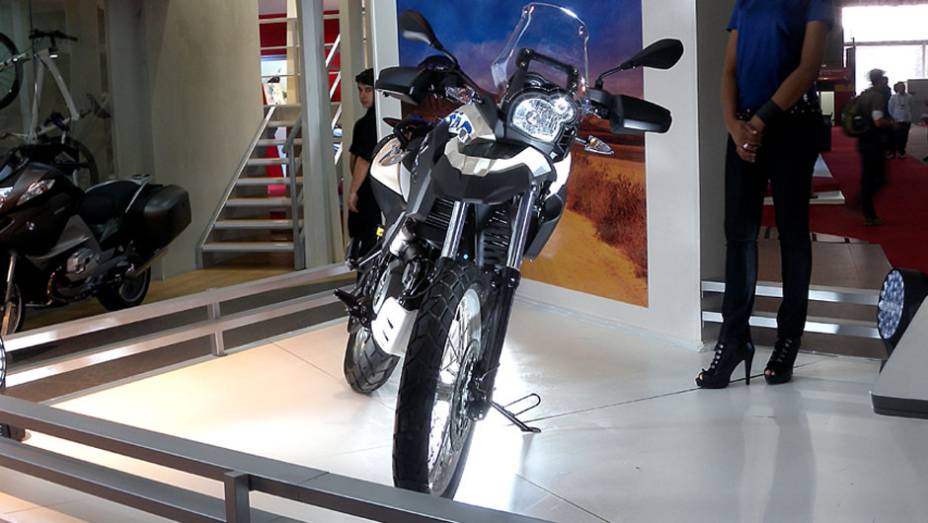 Modelo chega em maio de 2012 | <a href="https://quatrorodas.abril.com.br/moto/noticias/bmw-lanca-g-650-gs-sertao-642060.shtml" rel="migration">Leia mais</a>