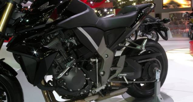 A novidade da Honda conta com chassi de alumínio | <a href="https://quatrorodas.abril.com.br/moto/noticias/honda-mostra-cb-1000r-642041.shtml" rel="migration">Leia mais</a>