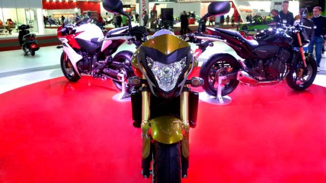Nova Hornet também foi apresentada no salão | <a href="https://quatrorodas.abril.com.br/moto/noticias/honda-apresenta-cbr-600f-642144.shtml" rel="migration">Leia mais</a> Nova Hornet também foi apresentada no salão | <a href="https://quatrorodas.abril.com.br/moto/noticias/honda-apresenta-cbr-600f-642144.shtml" rel="migration">Leia mais</a>