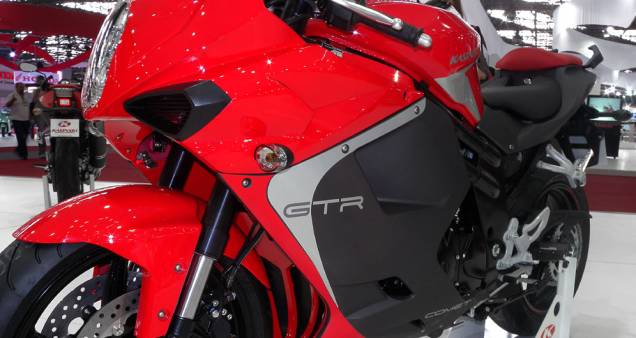 Moto está prevista para o segundo semestre de 2012 | <a href="https://quatrorodas.abril.com.br/moto/noticias/kasinski-lanca-comet-gt-650-642081.shtml" rel="migration">Leia mais</a> Moto está prevista para o segundo semestre de 2012 | <a href="https://quatrorodas.abril.com.br/moto/noticias/kasinski-lanca-comet-gt-650-642081.shtml" rel="migration">Leia mais</a>