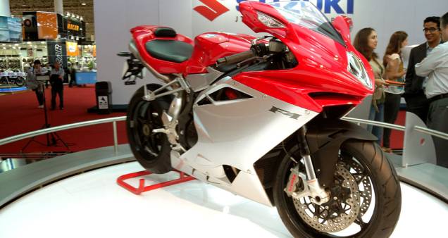 F4 é outro modelo da MV Agusta que será vendido por aqui | <a href="https://quatrorodas.abril.com.br/moto/noticias/mv-agusta-f4-ultrapassa-300-km-h-642365.shtml" rel="migration">Leia mais</a> F4 é outro modelo da MV Agusta que será vendido por aqui | <a href="https://quatrorodas.abril.com.br/moto/noticias/mv-agusta-f4-ultrapassa-300-km-h-642365.shtml" rel="migration">Leia mais</a>