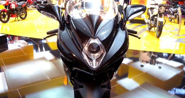 F4 também foi apresentada no salão | <a href="https://quatrorodas.abril.com.br/moto/noticias/mv-agusta-f4-ultrapassa-300-km-h-642365.shtml" rel="migration">Leia mais</a> F4 também foi apresentada no salão | <a href="https://quatrorodas.abril.com.br/moto/noticias/mv-agusta-f4-ultrapassa-300-km-h-642365.shtml" rel="migration">Leia mais</a>