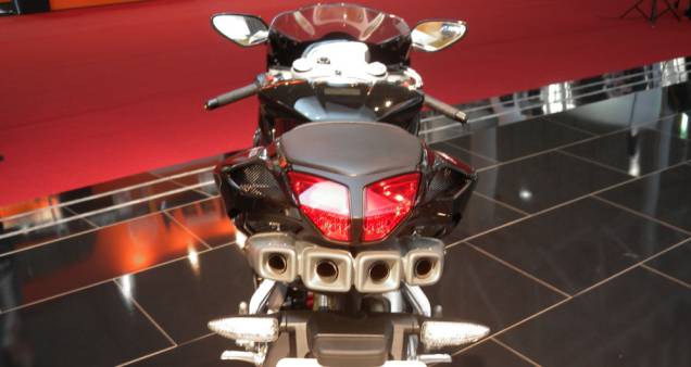 Primeiros protótipos das motos já foram montados em Manaus | <a href="https://quatrorodas.abril.com.br/moto/noticias/mv-agusta-f4-ultrapassa-300-km-h-642365.shtml" rel="migration">Leia mais</a> Primeiros protótipos das motos já foram montados em Manaus | <a href="https://quatrorodas.abril.com.br/moto/noticias/mv-agusta-f4-ultrapassa-300-km-h-642365.shtml" rel="migration">Leia mais</a>