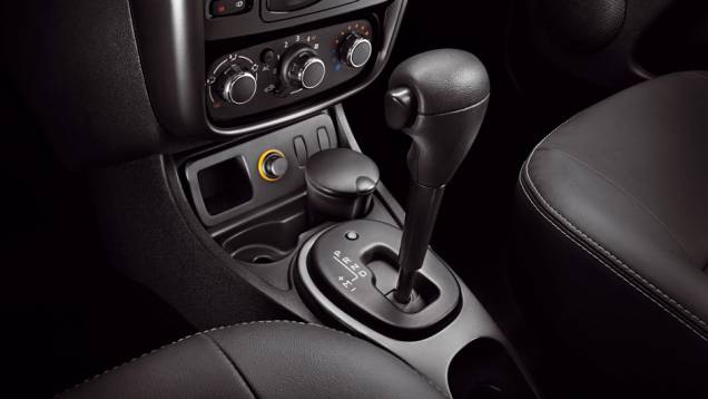 Câmbio automático sequencial é de quatro velocidades | <a href="https://quatrorodas.abril.com.br/carros/lancamentos/renault-duster-642260.shtml" rel="migration">Leia mais</a> Câmbio automático sequencial é de quatro velocidades | <a href="https://quatrorodas.abril.com.br/carros/lancamentos/renault-duster-642260.shtml" rel="migration">Leia mais</a>