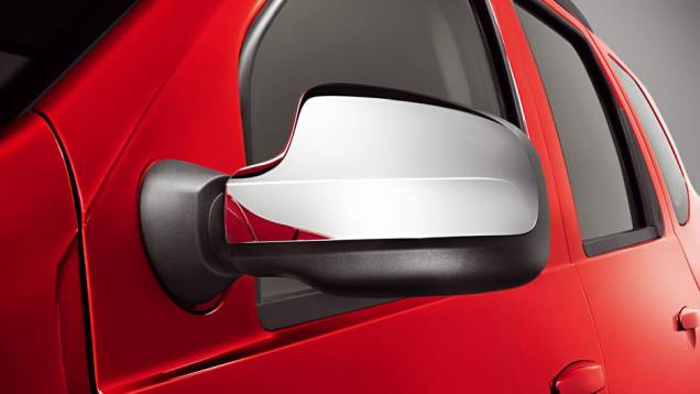 Retrovisores externos são cromados | <a href="https://quatrorodas.abril.com.br/carros/lancamentos/renault-duster-642260.shtml" rel="migration">Leia mais</a> Retrovisores externos são cromados | <a href="https://quatrorodas.abril.com.br/carros/lancamentos/renault-duster-642260.shtml" rel="migration">Leia mais</a>