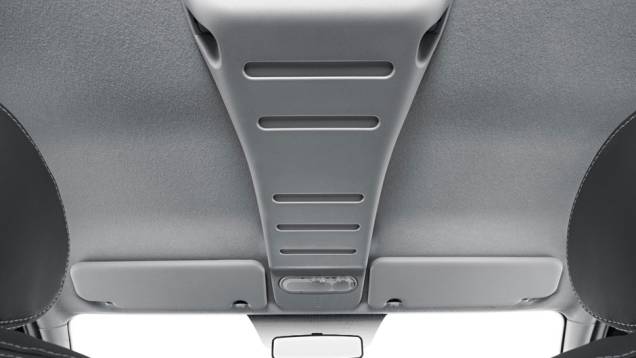 Suporte no teto permite guardar objetos | <a href="https://quatrorodas.abril.com.br/carros/lancamentos/renault-duster-642260.shtml" rel="migration">Leia mais</a> Suporte no teto permite guardar objetos | <a href="https://quatrorodas.abril.com.br/carros/lancamentos/renault-duster-642260.shtml" rel="migration">Leia mais</a>