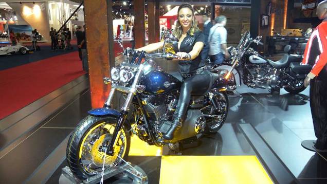 Destaque para os faróis duplos | <a href="https://quatrorodas.abril.com.br/moto/noticias/fat-bob-atracoes-harley-davidson-642200.shtml" rel="migration">Leia mais</a> Destaque para os faróis duplos | <a href="https://quatrorodas.abril.com.br/moto/noticias/fat-bob-atracoes-harley-davidson-642200.shtml" rel="migration">Leia mais</a>