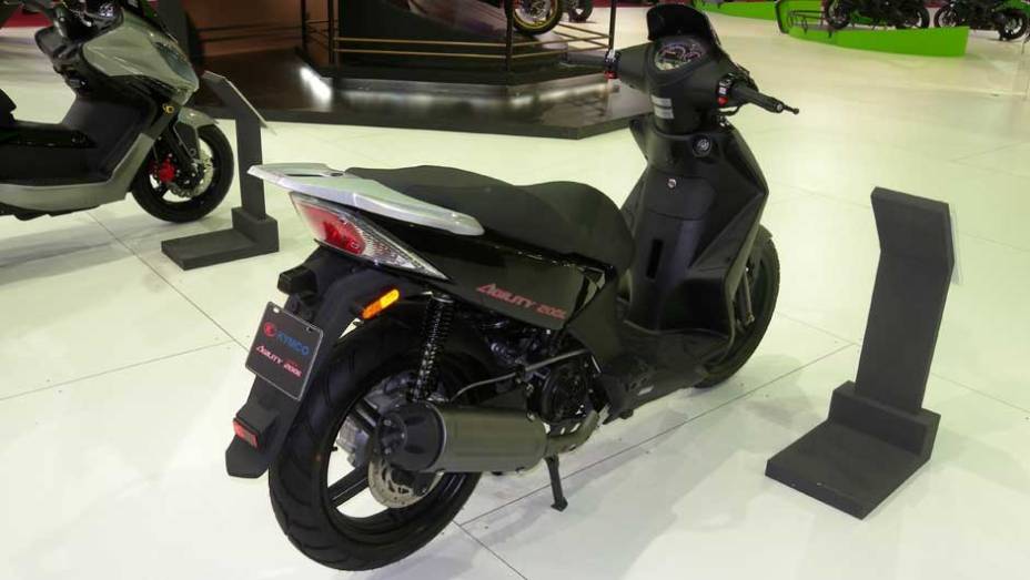 Xciting 200 Ri tem 10,3 cv | <a href="https://quatrorodas.abril.com.br/moto/noticias/kawasaki-ingressa-segmento-scooters-642233.shtml" rel="migration">Leia mais</a>