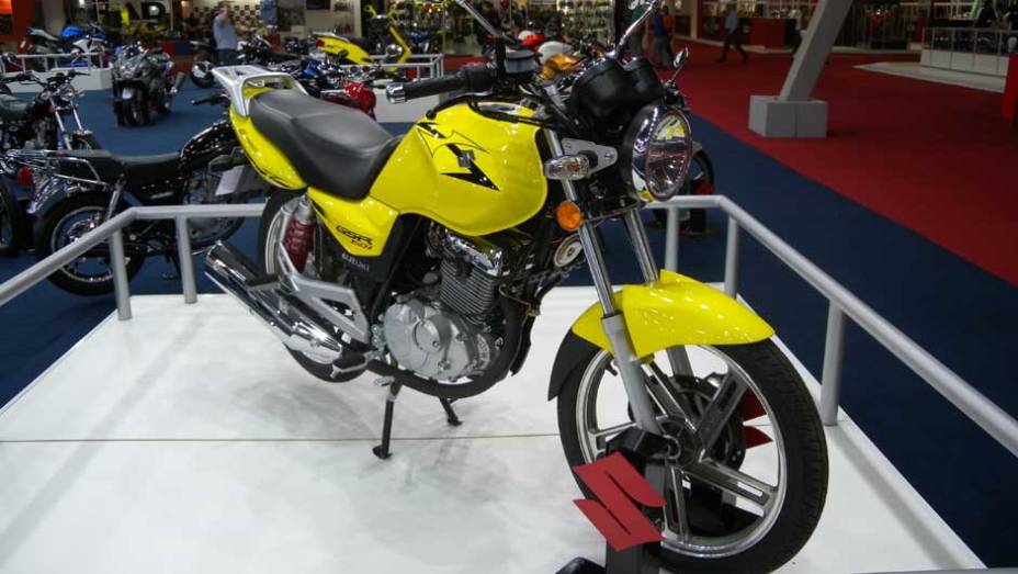 Marca mostrou no Salão a GSR 150i | <a href="https://quatrorodas.abril.com.br/moto/noticias/suzuki-gsr-150i-novidade-marca-642367.shtml" rel="migration">Leia mais</a>