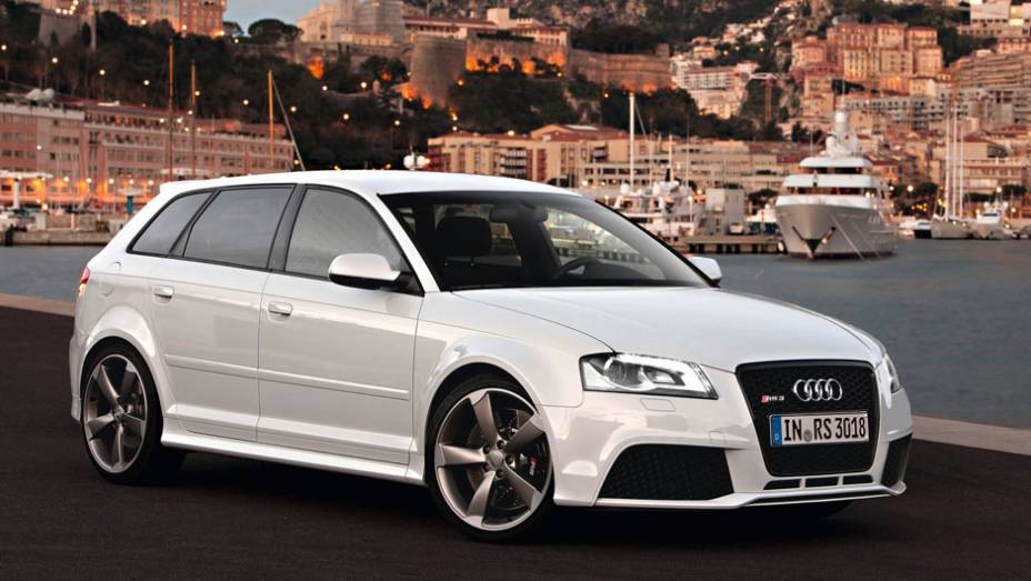 Serão vendidas apenas 20 unidades até junho de 2012 | <a href="https://quatrorodas.abril.com.br/noticias/audi-rs3-sportback-chega-ao-brasil-r-298-mil-304559_p.shtml" rel="migration">Leia mais</a>>