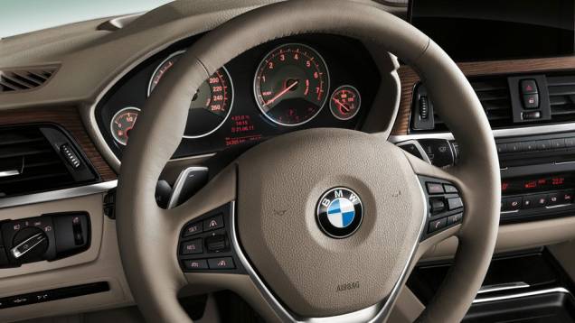 <a href="https://quatrorodas.abril.com.br/carros/lancamentos/bmw-serie-3-643331.shtml" rel="migration">Leia Mais</a> <a href="https://quatrorodas.abril.com.br/carros/lancamentos/bmw-serie-3-643331.shtml" rel="migration">Leia Mais</a>