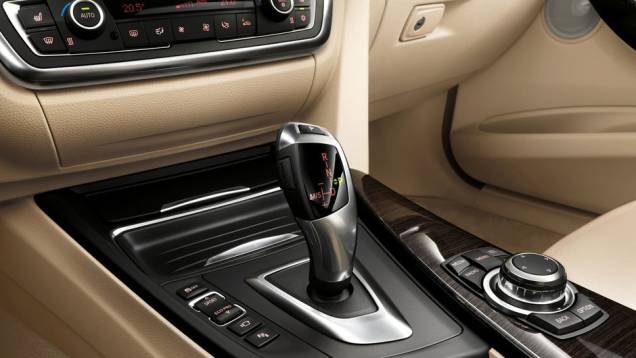 <a href="https://quatrorodas.abril.com.br/carros/lancamentos/bmw-serie-3-643331.shtml" rel="migration">Leia Mais</a> <a href="https://quatrorodas.abril.com.br/carros/lancamentos/bmw-serie-3-643331.shtml" rel="migration">Leia Mais</a>