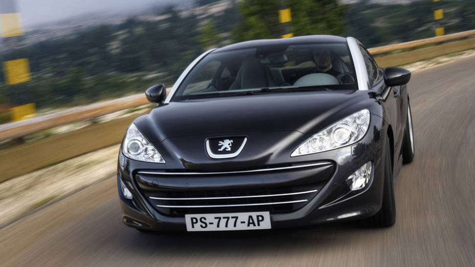 Cupê esportivo foi apresentado originalmente como carro conceito | <a href="https://quatrorodas.abril.com.br/carros/lancamentos/peugeot-rcz-643715.shtml" rel="migration">Leia mais</a>