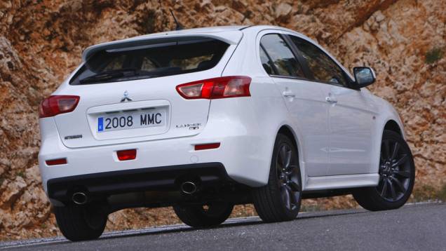 <a href="https://quatrorodas.abril.com.br/carros/lancamentos/mitsubishi-lancer-sportback-ralliart-643767.shtml" rel="migration">Leia mais</a> <a href="https://quatrorodas.abril.com.br/carros/lancamentos/mitsubishi-lancer-sportback-ralliart-643767.shtml" rel="migration">Leia mais</a>
