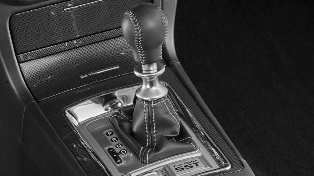 Transmissão é automática de seis velocidades com dupla embreagem | <a href="https://quatrorodas.abril.com.br/carros/lancamentos/mitsubishi-lancer-sportback-ralliart-643767.shtml" rel="migration">Leia mais</a> Transmissão é automática de seis velocidades com dupla embreagem | <a href="https://quatrorodas.abril.com.br/carros/lancamentos/mitsubishi-lancer-sportback-ralliart-643767.shtml" rel="migration">Leia mais</a>