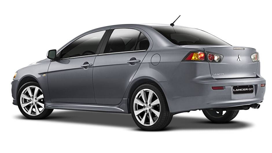 Vers&atilde;o GT sem opcionais sai por R$ 85.990 | <a href="https://quatrorodas.abril.com.br/carros/lancamentos/mitsubishi-lancer-644557.shtml" rel="migration">Leia mais</a>