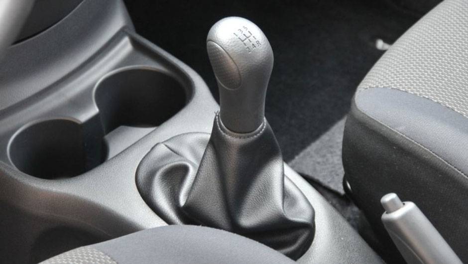 O Versa ser&aacute; vendido apenas com c&acirc;mbio manual | <a href="https://quatrorodas.abril.com.br/carros/lancamentos/nissan-versa-644769.shtml" rel="migration">Leia mais</a>