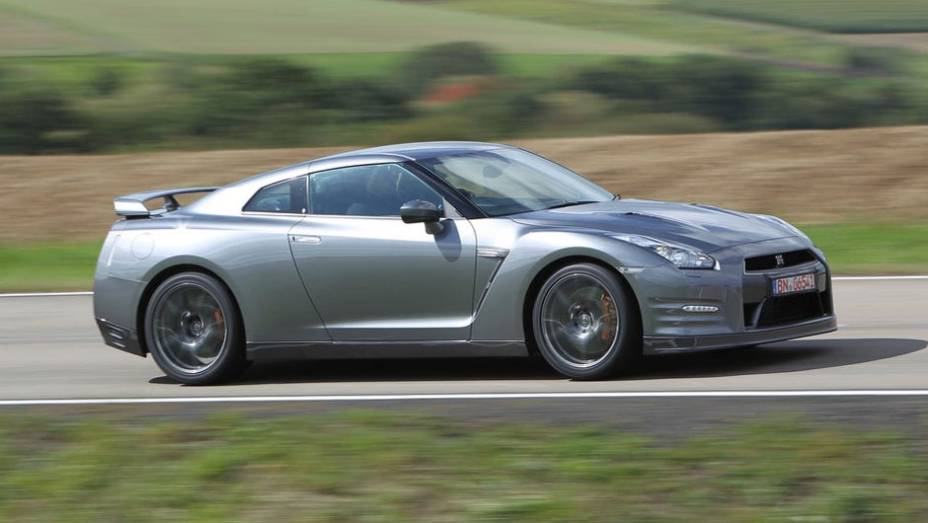 O GT-R 2012 começa a ser vendido no Japão em 24 de novembro | <a href="http://quatrorodas.abril.com.br/noticias/nissan-faz-melhorias-gt-r-306767_p.shtml" rel="migration">Leia mais</a>