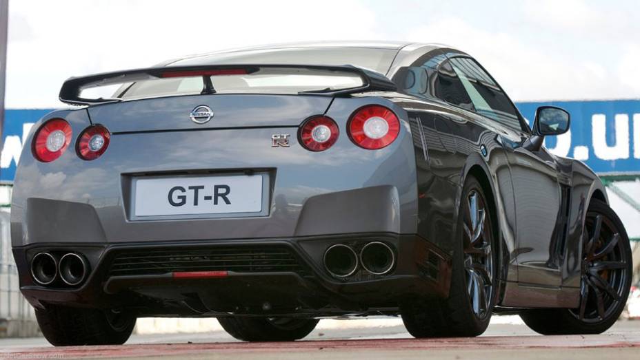 <a href="http://quatrorodas.abril.com.br/noticias/nissan-faz-melhorias-gt-r-306767_p.shtml" rel="migration">Leia mais</a>