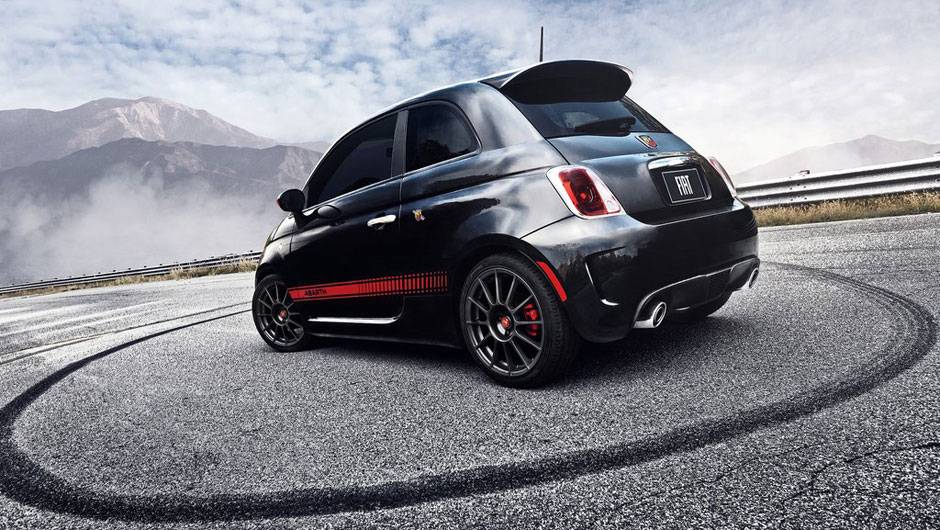 Sua vers&atilde;o de entrada conta com motor aspirado, 1.4 MultiAir | <a href="https://quatrorodas.abril.com.br/reportagens/salao/fiat-500-abarth-646523.shtml" rel="migration">Leia mais</a>